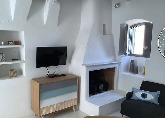 La Maison De Bella Lefkes (Paros)